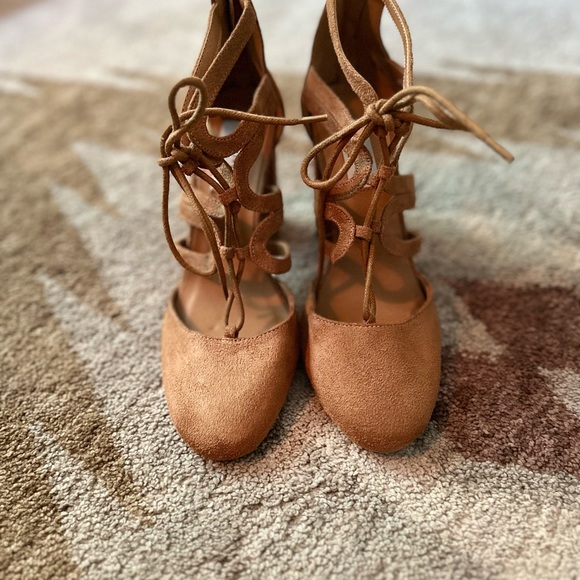 Chelsea & Zoe camel suede block heels. - Picture 3 of 4